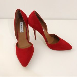 Red Pumps